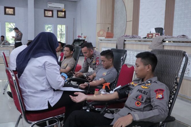 
					Wujud Kepedulian Sosial, Peringati HUT Bhayangkara Ke-80 Polres Rohil Gelar Donor Darah