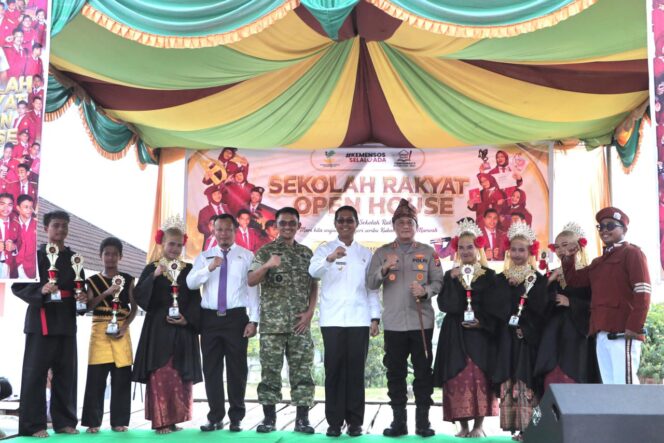 
					Sekolah Rakyat Terintegrasi 11 Rohil Gelar Open House, Tampilkan Generasi Muda Berprestasi dan Berdaya Saing