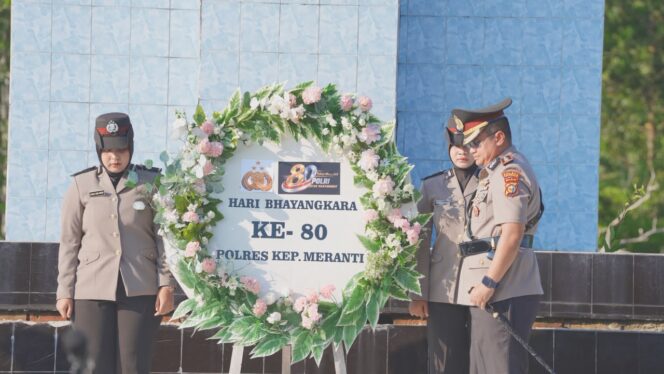
					Pimpin Ziarah dan Tabur Bunga, Kapolres Kepulauan Meranti Maknai Hari Bhayangkara ke-80 dengan Semangat Pengabdian