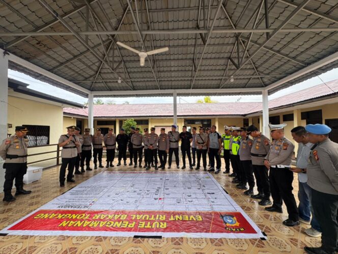 
					Event Nasional Bakar Tongkang 2026, Polres Rokan Hilir Gelar Apel Kesiapan Pengamanan