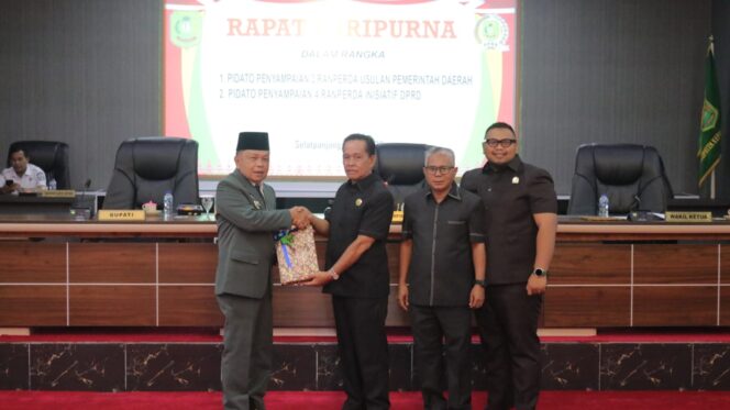 
					Bupati Sampaikan Tiga Ranperda, DPRD Usulkan Empat Regulasi Strategis Perkuat Tata Kelola Daerah
