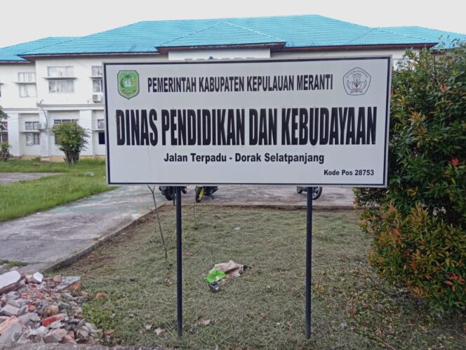 
					Kadisdik Kepulauan Meranti Diduga Main Proyek, Mark Up dan Sewenang-wenang
