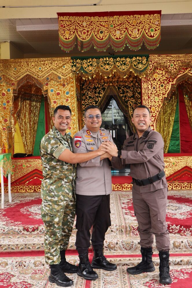 
					Perkuat Soliditas, Kapolres Rokan Hilir Jalin Sinergitas Bersama TNI dan Kejaksaan