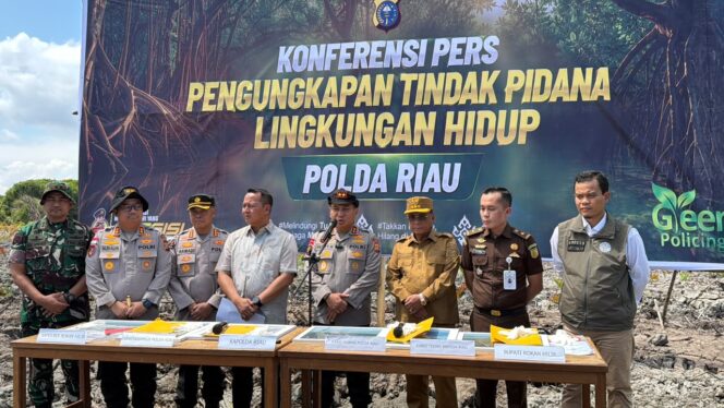 
					Pelaku Perambah Hutan Ditangkap, Kapolda Riau Tinjau Lokasi Perusakan Mangrove Seluas 118 Ha