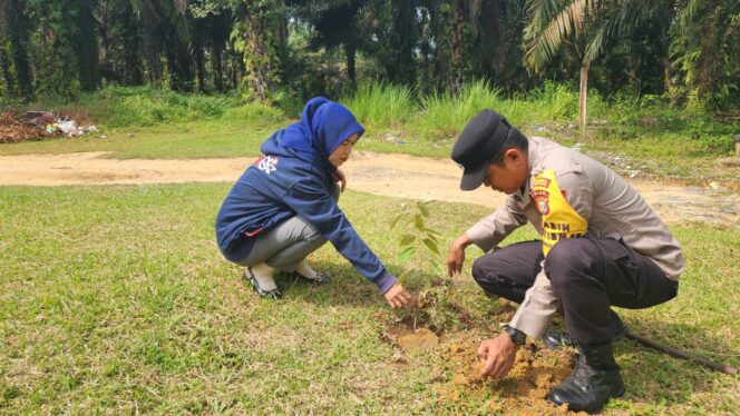 
					Dari Halaman Rumah, Polsek Simpang Kanan Wujudkan Polri Ramah Lingkungan