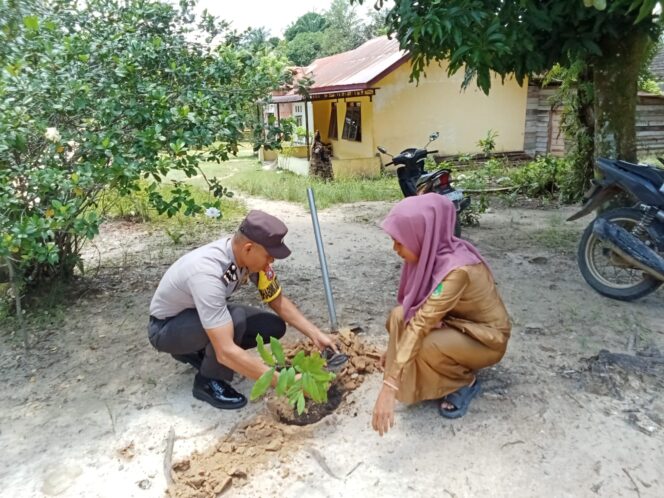 
					Wujudkan Polri Ramah Lingkungan, Polsek Simpang Kanan Giat Sosialisasi Green Policing