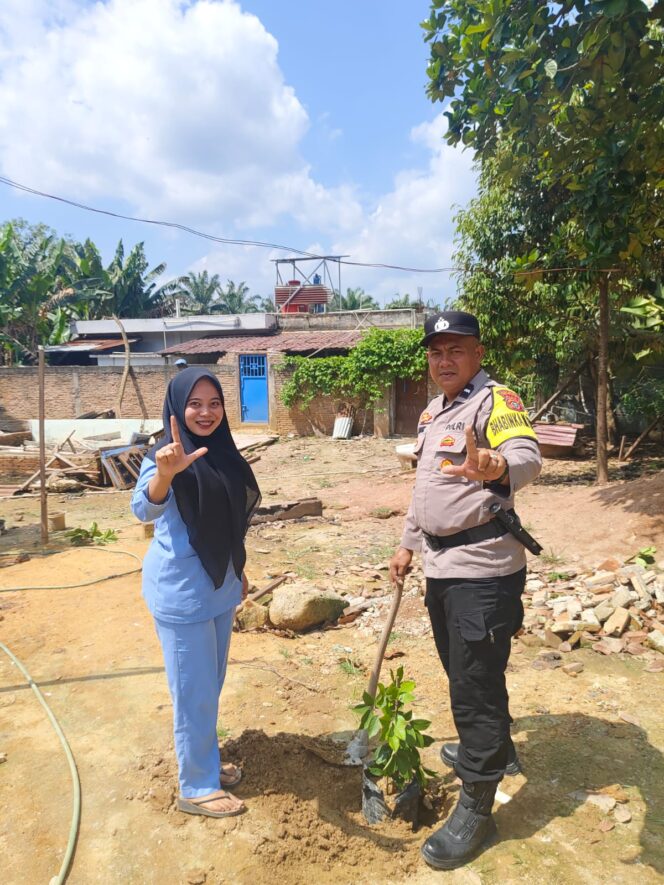 
					Gencarkan Green Policing, Polsek Bagan Sinembah Tanam Pohon dan Edukasi Warga Demi Lestarikan Lingkungan