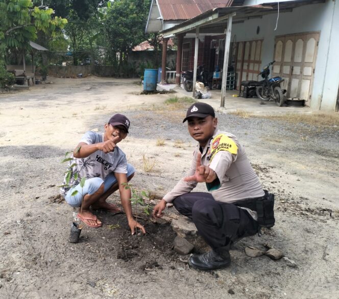 
					Green Policing Mengabdi: Polsek Simpang Kanan Buktikan Peduli Lingkungan dengan Aksi Penanaman Pohon