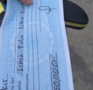 Tarif Parkir Pacu Jalur Kuansing 2026 Bikin Pengunjung Menjerit, Isu Setoran Wajib Diusut
