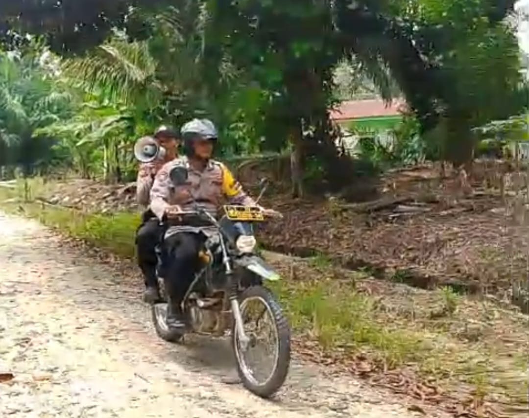 Cegah Karhutla Polsek Simpang Kanan Giat Himbau Warga, “Jangan Bakar Lahan” Gunakan TOA