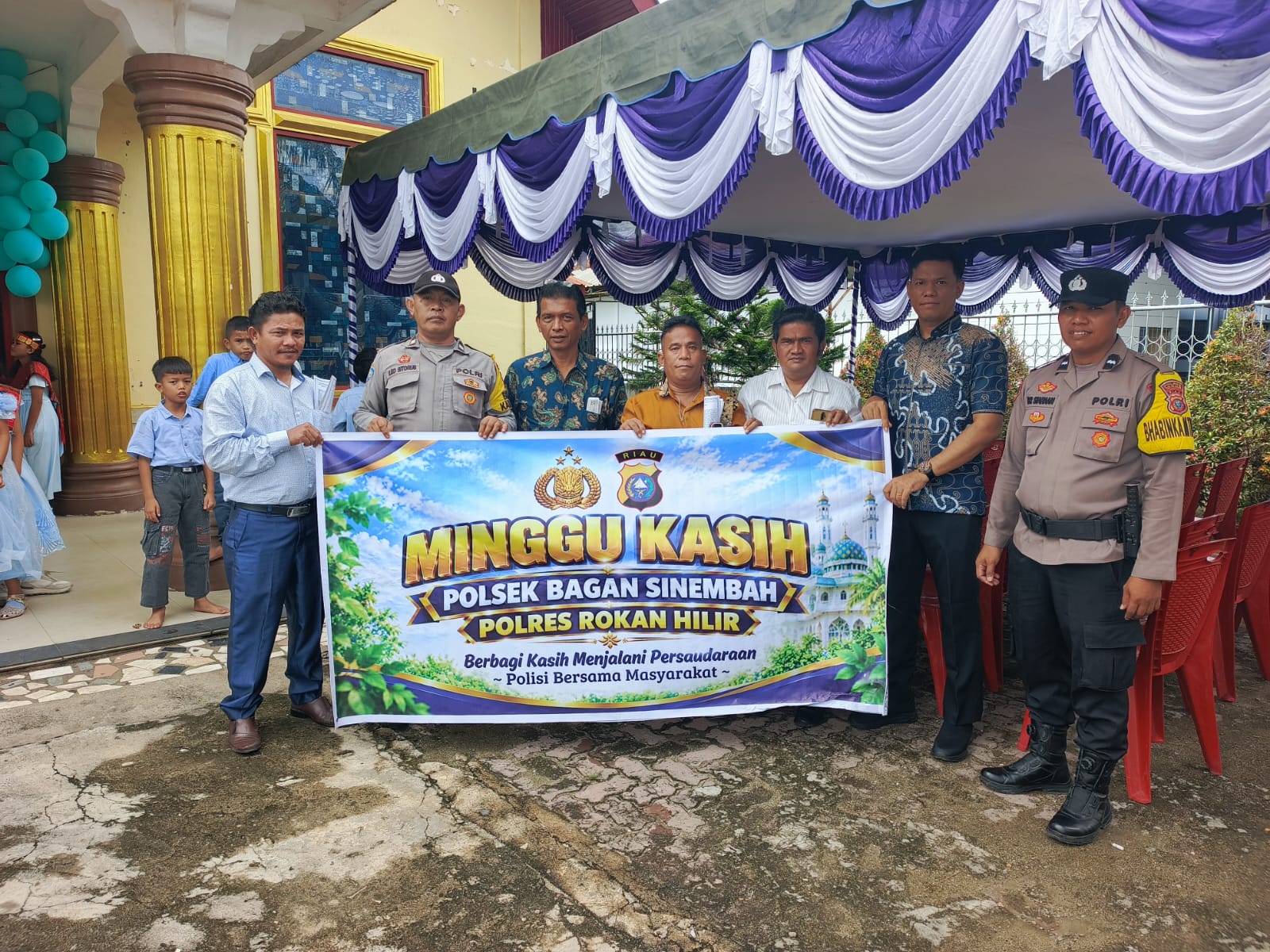 Hadir Ditengah Jemaat HKBP, Polsek Bagan Sinembah Giat Minggu Kasih Jalin Silaturahmi Sampaikan Pesan Kamtibmas